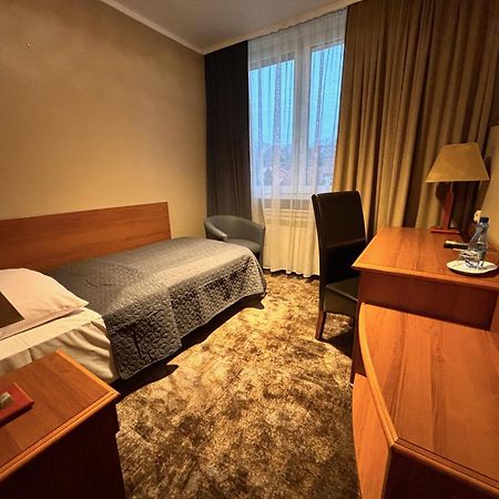 Hotel Mieszko Гожов Велкополски Екстериор снимка